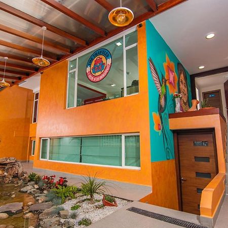 The Traveler Hostel โอตาวาโล ภายนอก รูปภาพ