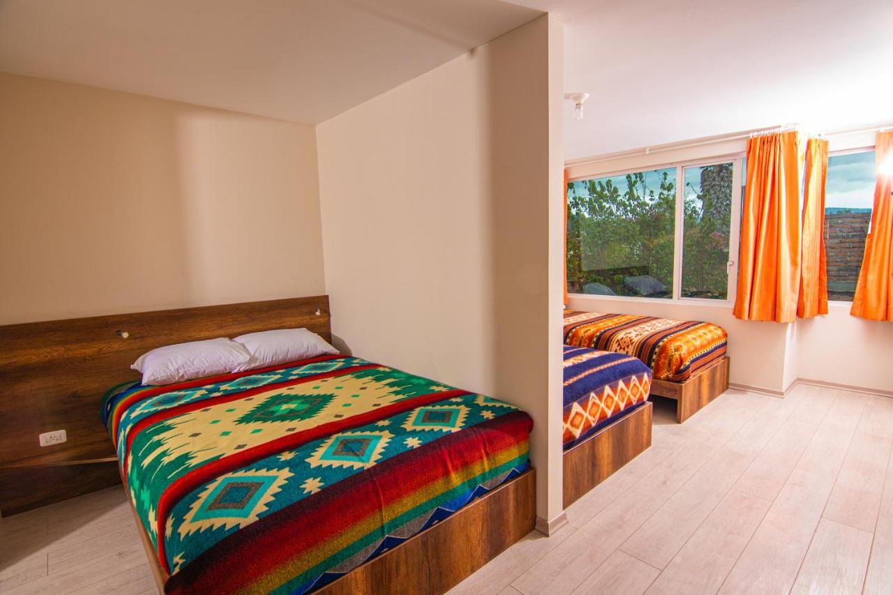 The Traveler Hostel โอตาวาโล ภายนอก รูปภาพ