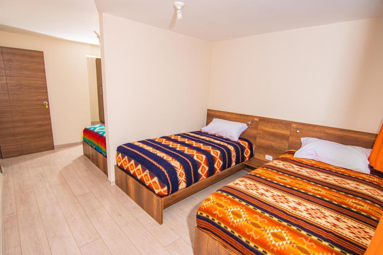 The Traveler Hostel โอตาวาโล ภายนอก รูปภาพ