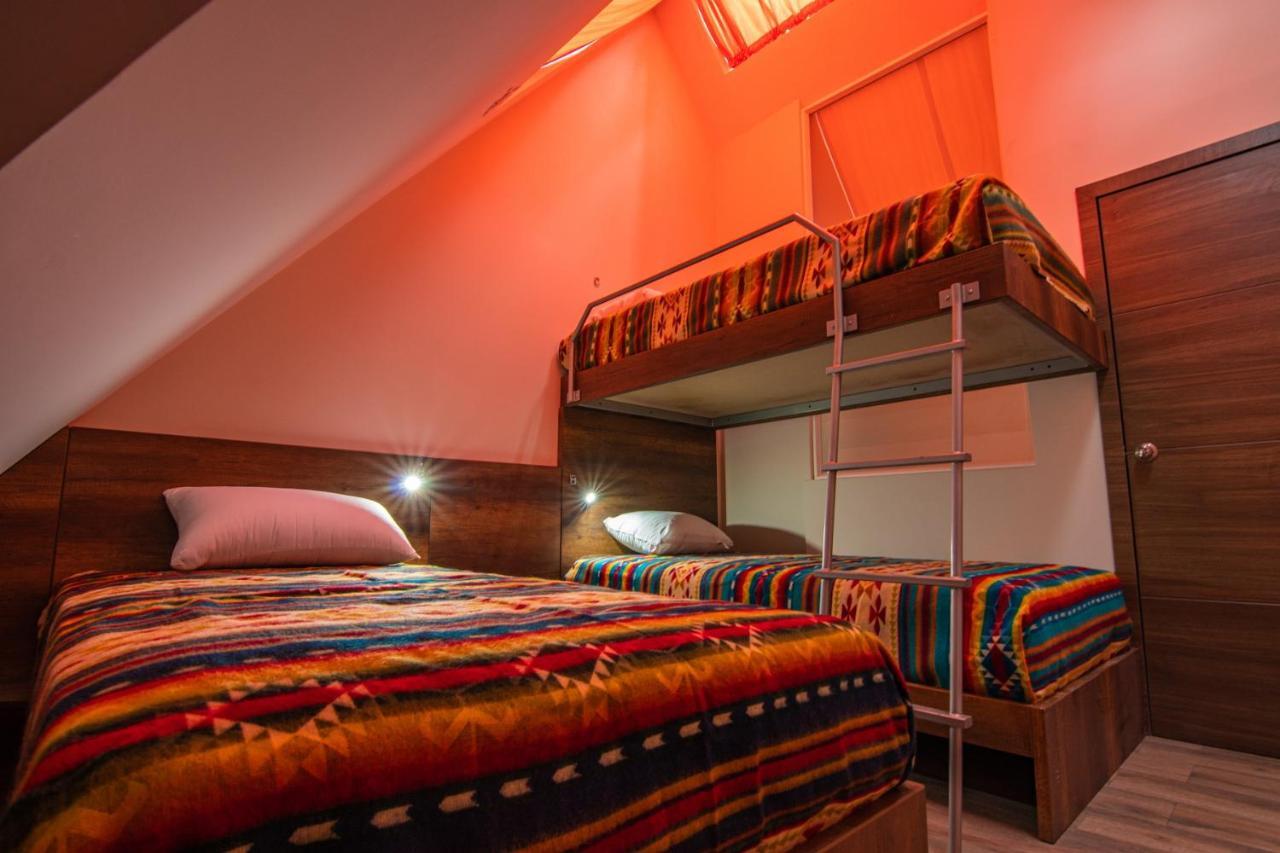 The Traveler Hostel โอตาวาโล ภายนอก รูปภาพ